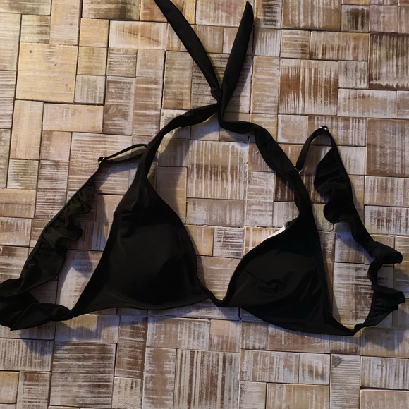 Black Bikini - Picture 3 of 4